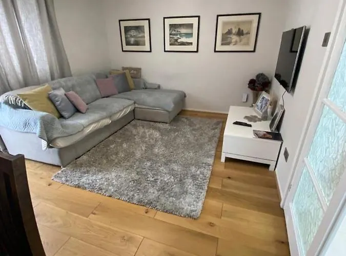 1 Bedroom Property In East London