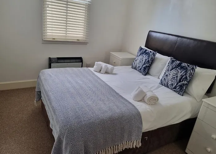 Stunning 2 Bed/2 Bath Flat In Waterloo,