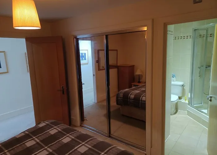 Budget Double Room With Private Bathroom - Shared Flat