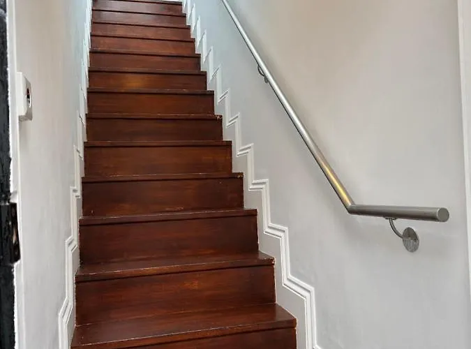 Studio Flat In The Heart Of Hampstead, London