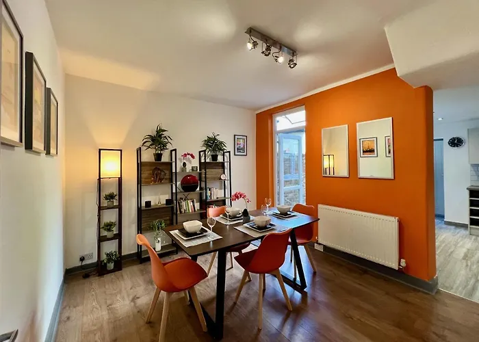 Clarence House 3 Bedrooms 8Min To Station E17 North East London
