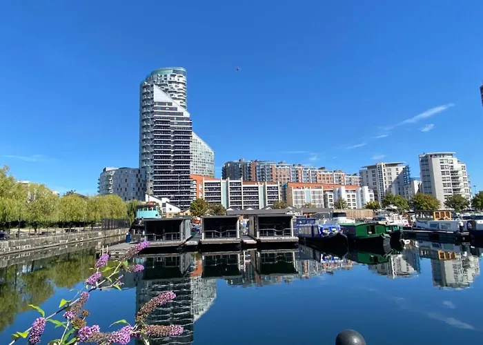 Morden 2Bed2Bath Zone2 City/River View Home