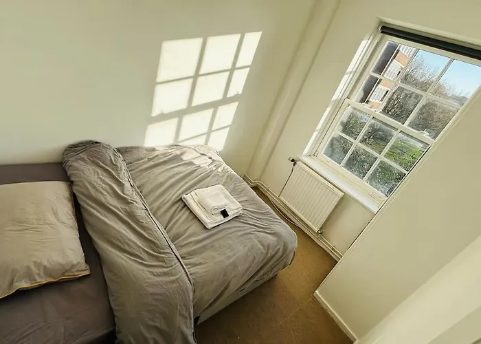 Traditional 3 Bed Flat In Highgate