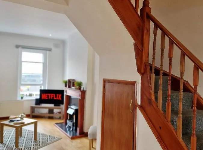 Wonderfund Stay In Farringdon! 3 Beds, 6 Sleeps London
