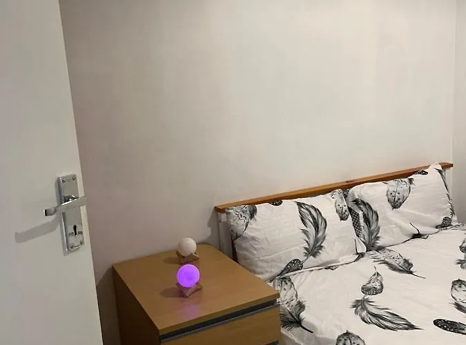Small Double Room London