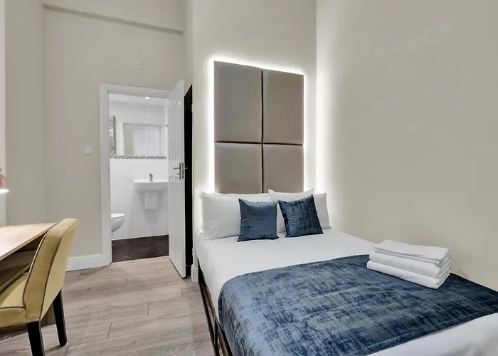Chic Stay In London
