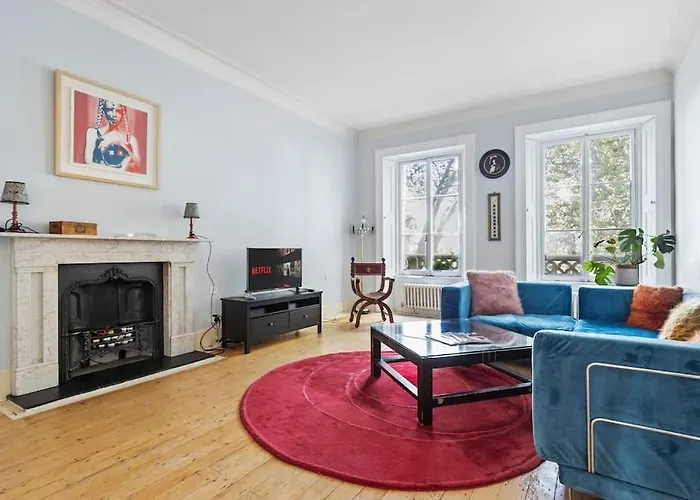 Germaine Greer'S Legacy Flat In Hyde Park, Central London