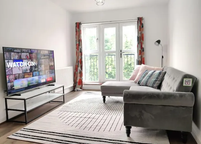 Elegant, Spacious 2Bed In Crystal Palace, London