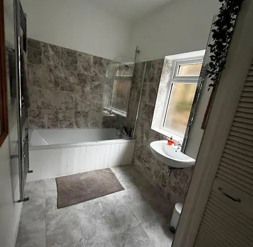 3 Bed Ground Floor Flat Apartment London