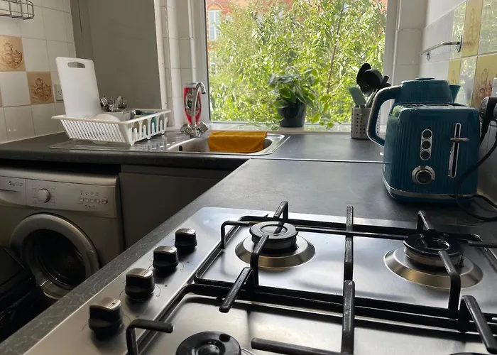 Spacious Family Flat London