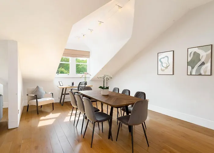 Lovely Central Apartment With Park Views