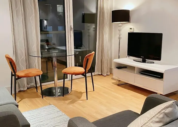 1 Bed 1 Bath Modern Zone 2