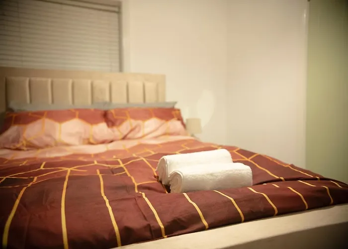 Very Cosy Home Near Westfield, Stratford