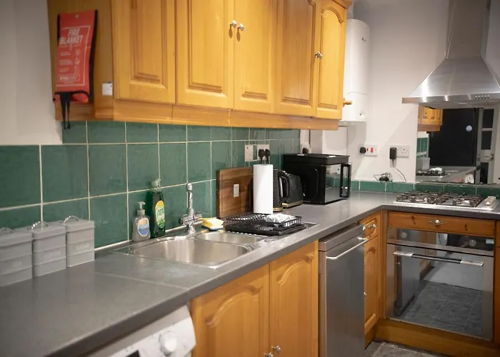 Very Cosy Home Near Westfield, Stratford