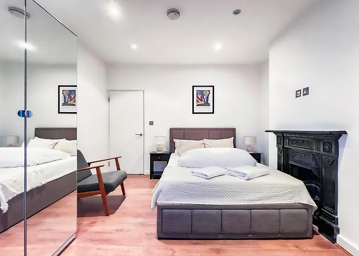 Prime Location Camden Apartments Sleeps 8