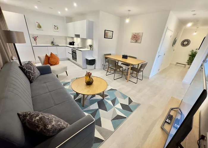 3Bedroom, 2Bathroom, Balcony, Luxury Flat Westfield