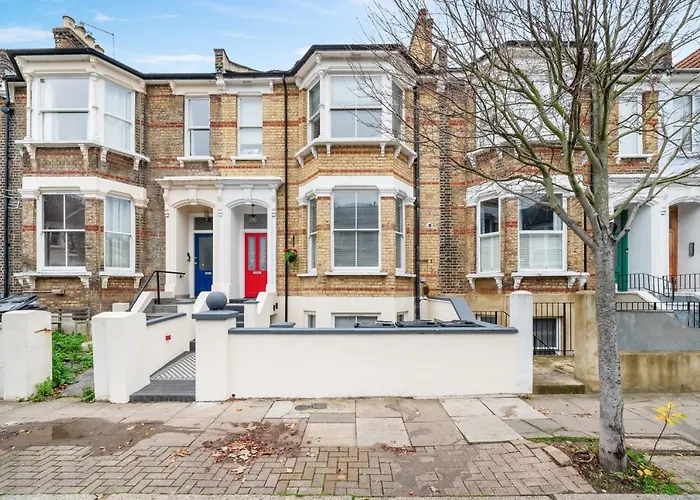 Charming 1-Bed Victorian Flat & Roof Terrace, Clapton