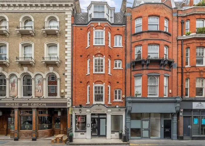 Duplex Flat With Terrace & Ac Near Oxford Street-Gsp