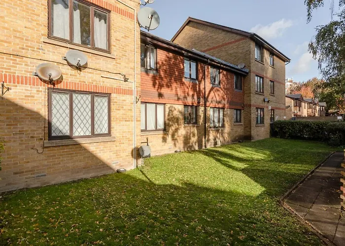 2 King Beds Modern Refurb Flat - 10 Min 2 London Bridge - Sleeps 6 Apartment