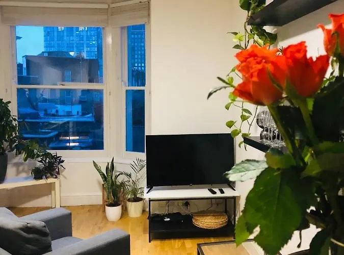 20 Min To Central - 2 Bedrooms