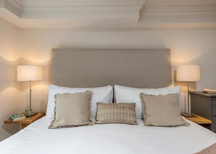 Spacious, Calm One Bedroom
