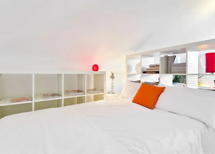 Zone 1! 2 Bed Duplex Apartment! London