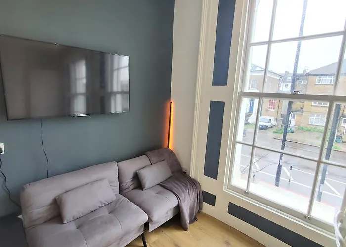 London Oasis Studio Apartment