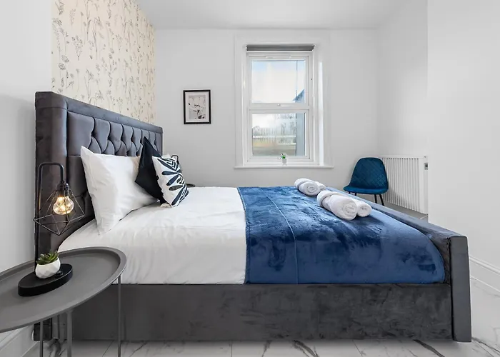 Modern 2 Bed Apartment - Sleeps 5 - Near London Zoo, Camden Market, Primrose Hill - Central London - Nw3 Finchley Road