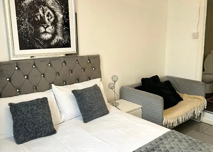 "Bright & Spacious" 3 Bedroom Flat By Kings Cross, St Pancras Station!!!!64