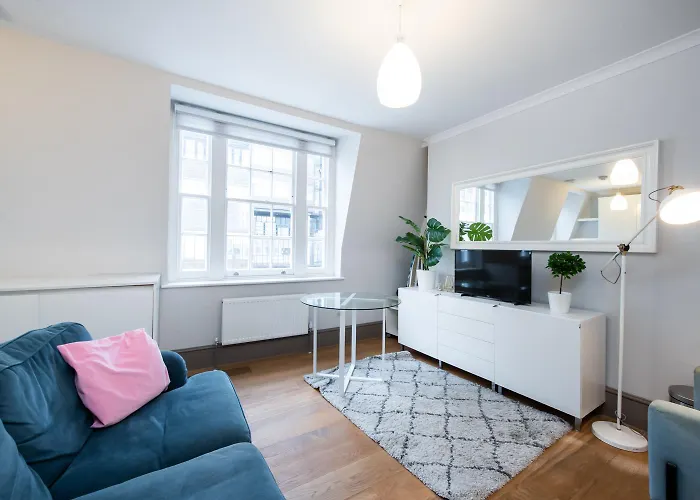 2Bed Cosy Flat In Vibrant Fitzrovia Apartment London