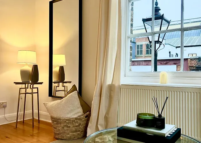 Stylish One Bedroom In The Heart Of Angel