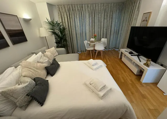 Luxury In Canary Wharf