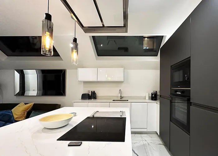 Nancy'S Place In Notting Hill - 2 Double Beds, Ideal For Families Londen