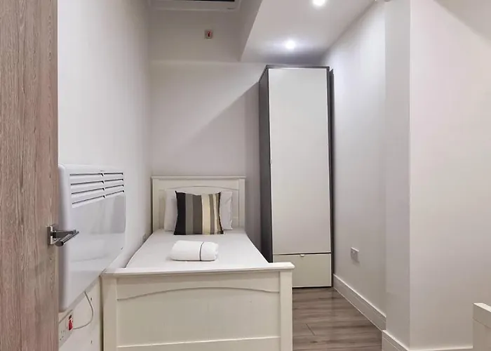 Brand New Flat Close To Turnpike Lane Tube Station Londres