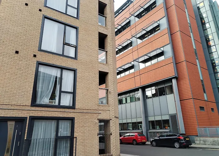 Luxury Near Centre, Near Train Station, E1