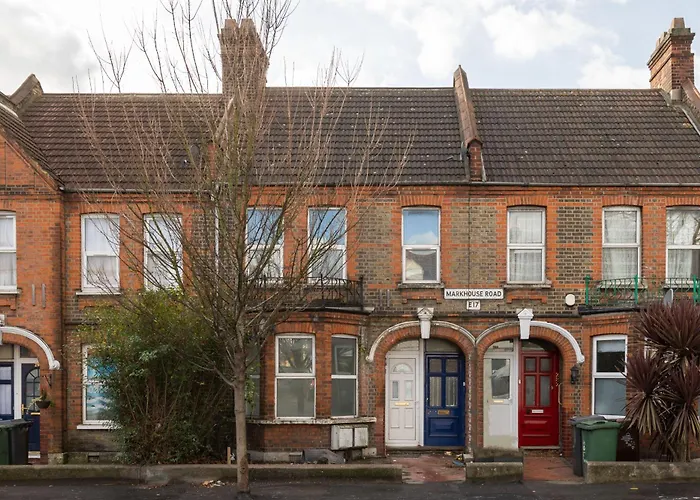 Beautifully Modern 2-Bed Apartment W/Garden