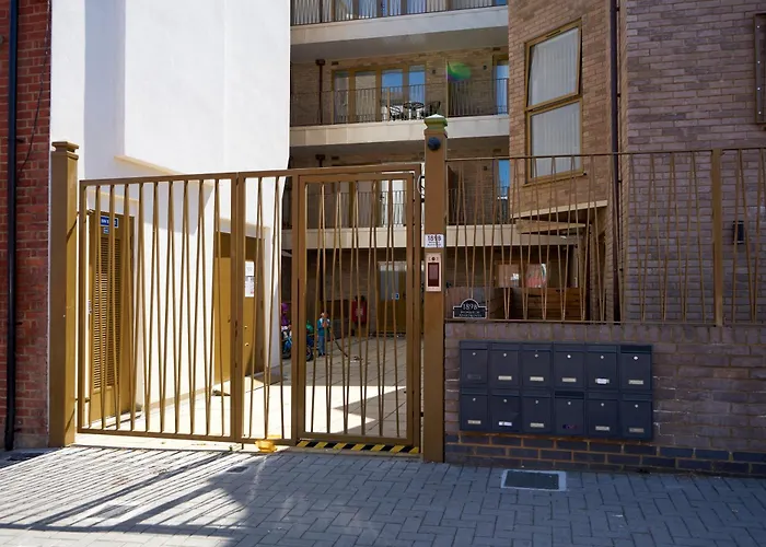 Luxury 2 Bedrooms - 2 Bathrooms - F5