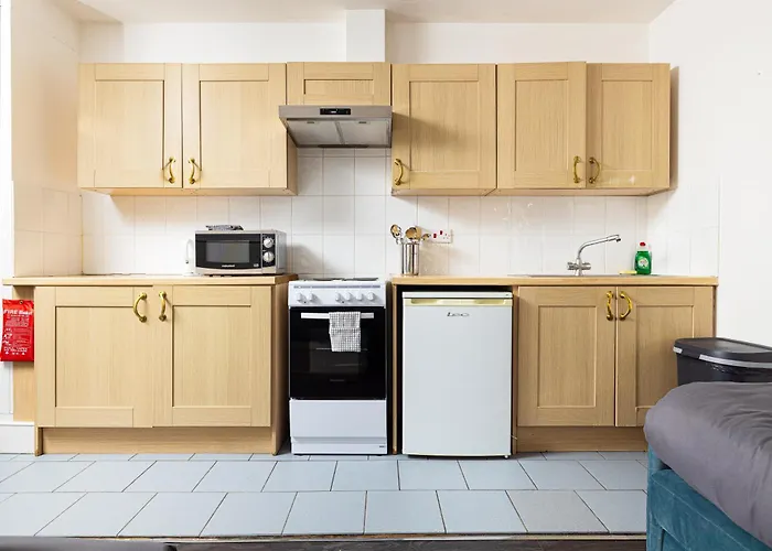 Very Large Studio On Finchley Road 15