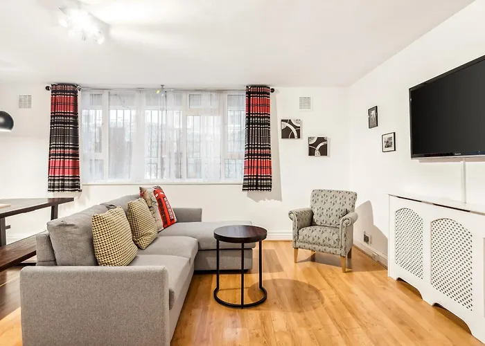 Spacious Ground Floor Apartment - Fab Location