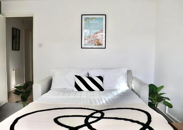 Stunning Apartment, Sleeps 4, Central London, 1 Bedroom, Zone 1, Kennington - Open For Business Stays, Long Stays And Families Relocating