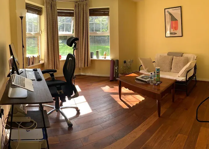 Peaceful Garden View Apt. Close To Central London