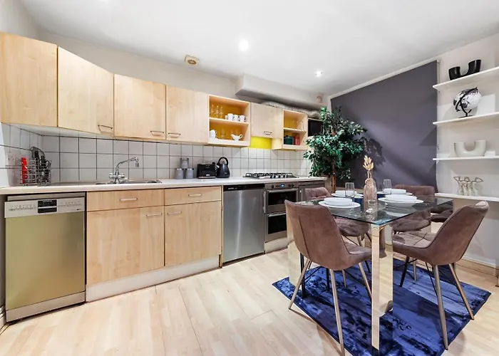 Deluxe Camden Apartment
