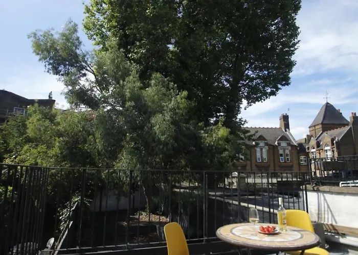 Camden Town 2 Bedrooms Apartment With Terrace In