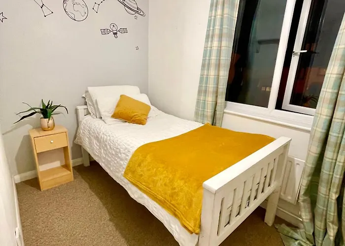 2 Bed Flat Privite In Canada Water London
