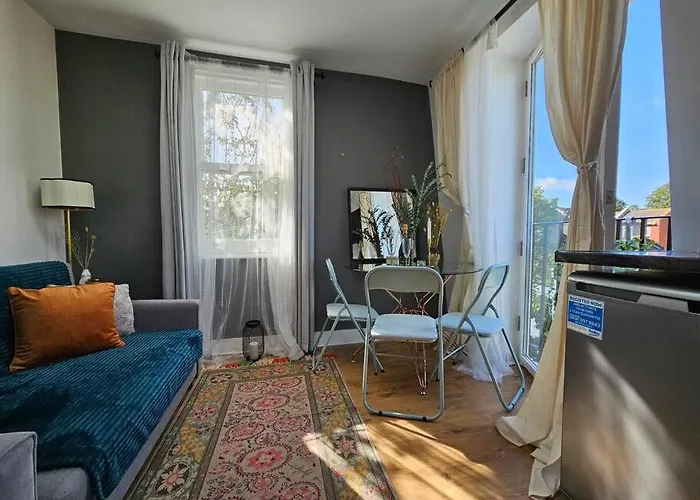 Cosy And Quiet One Bedroom Thames Flat