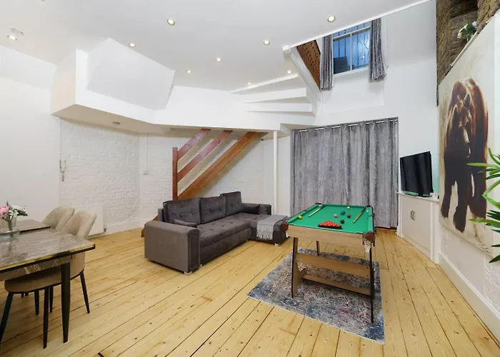 Modern 4-Bedroom In Fulham, London