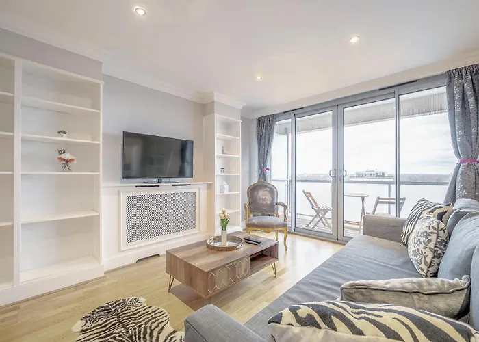 Stunning Flat On King'S Road, Chelsea With Balcony