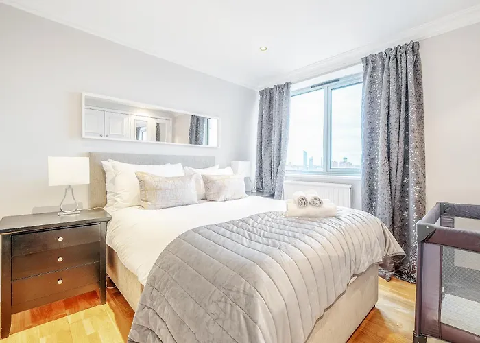Stunning Flat On King'S Road, Chelsea With Balcony