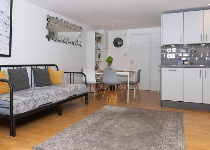 Cosy Ground Floor Apartment