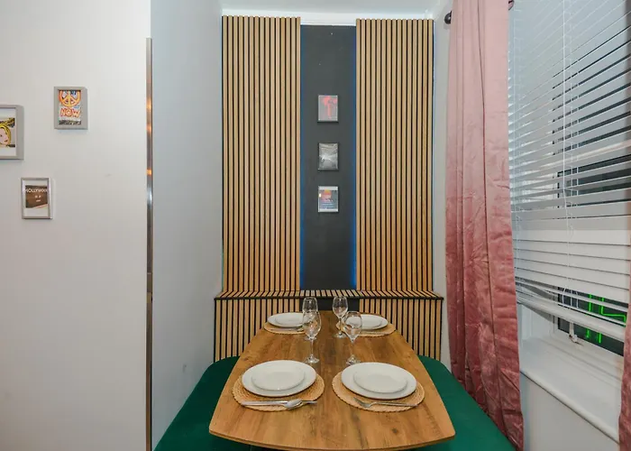 Cosy 1 Bedroom Home For Small Families Londra